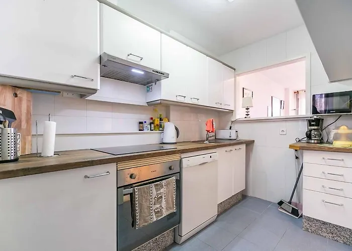 132 - Charming With Sea Views, Fuengirola! *