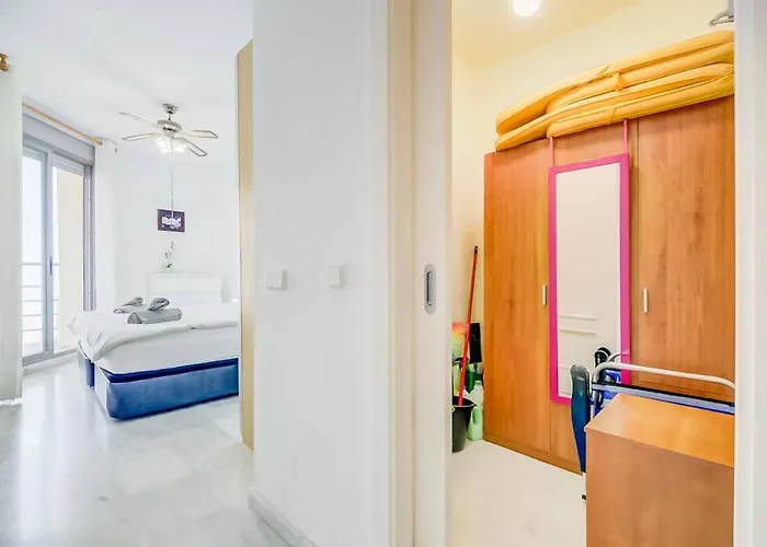 132 - Charming With Sea Views, Fuengirola! Apartment Fuengirola