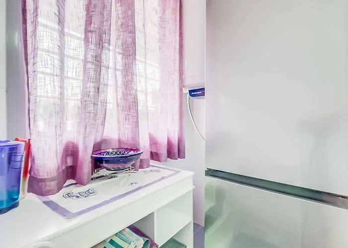 132 - Charming With Sea Views, Fuengirola! Apartment