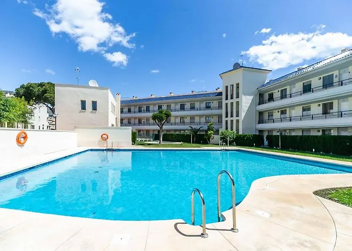 Apartment 132 - Charming With Sea Views, Fuengirola! Fuengirola